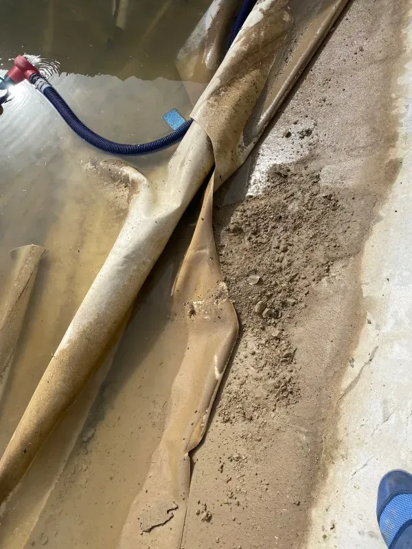 Réparation de liner près de Aubagne 