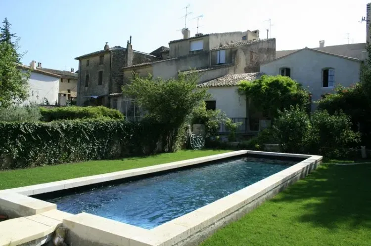 Pose de liner noir à Lourmarin (84)