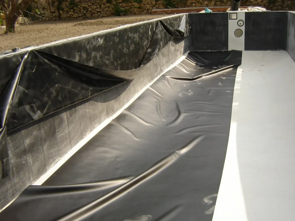 Installation de PVC armé et liner