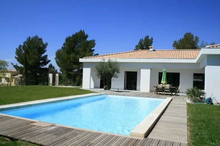 Piscine traditionnelle à Aix-en-Provence